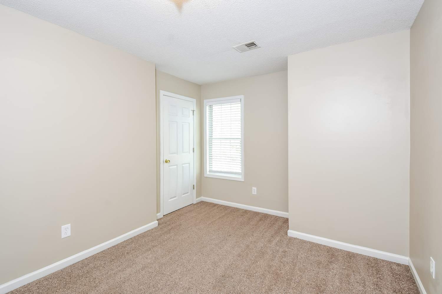 940 Twin Brook Ct, Lawrenceville photo 12