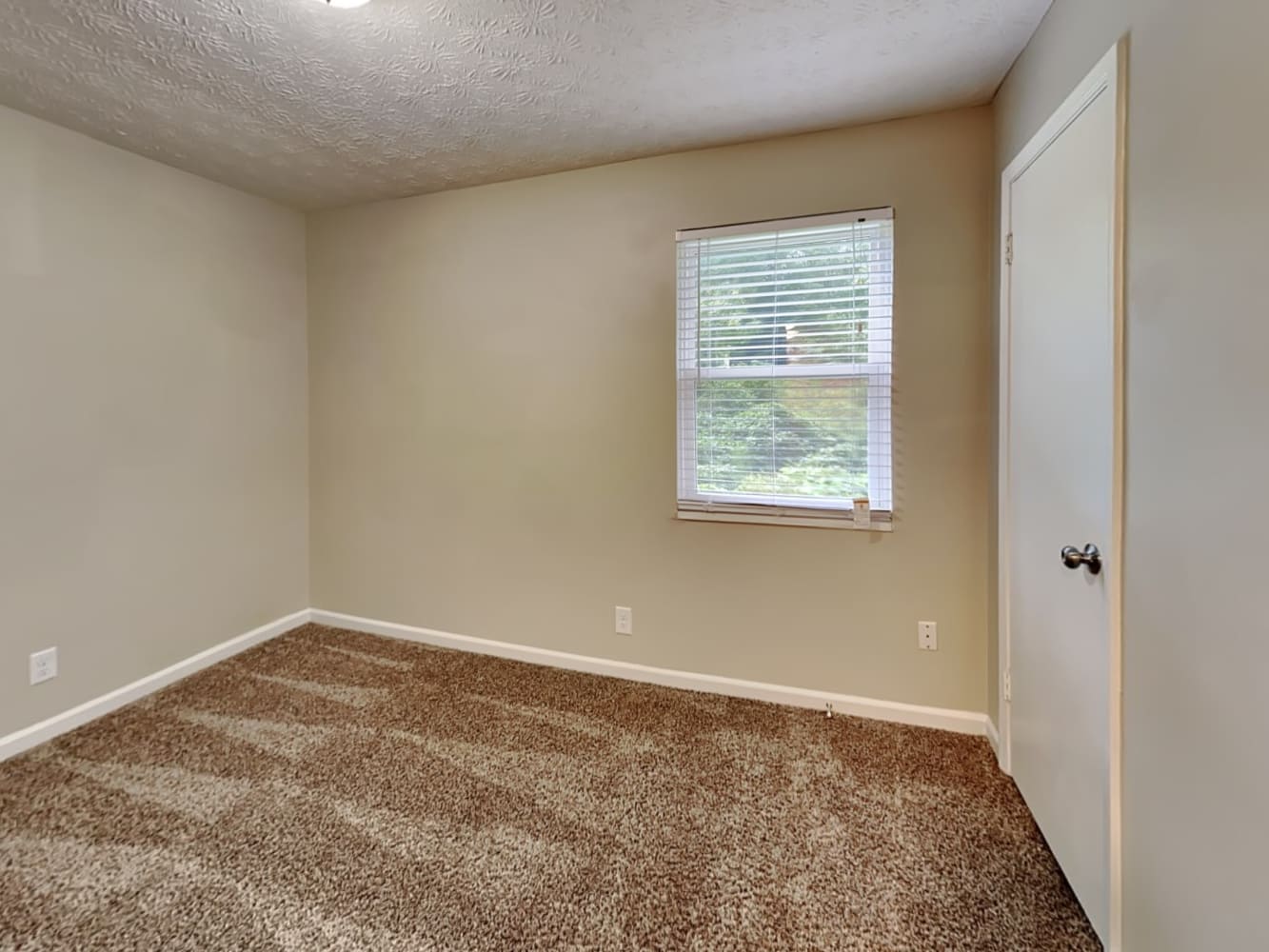 940 Woodbridge Dr NE, Conyers photo 10