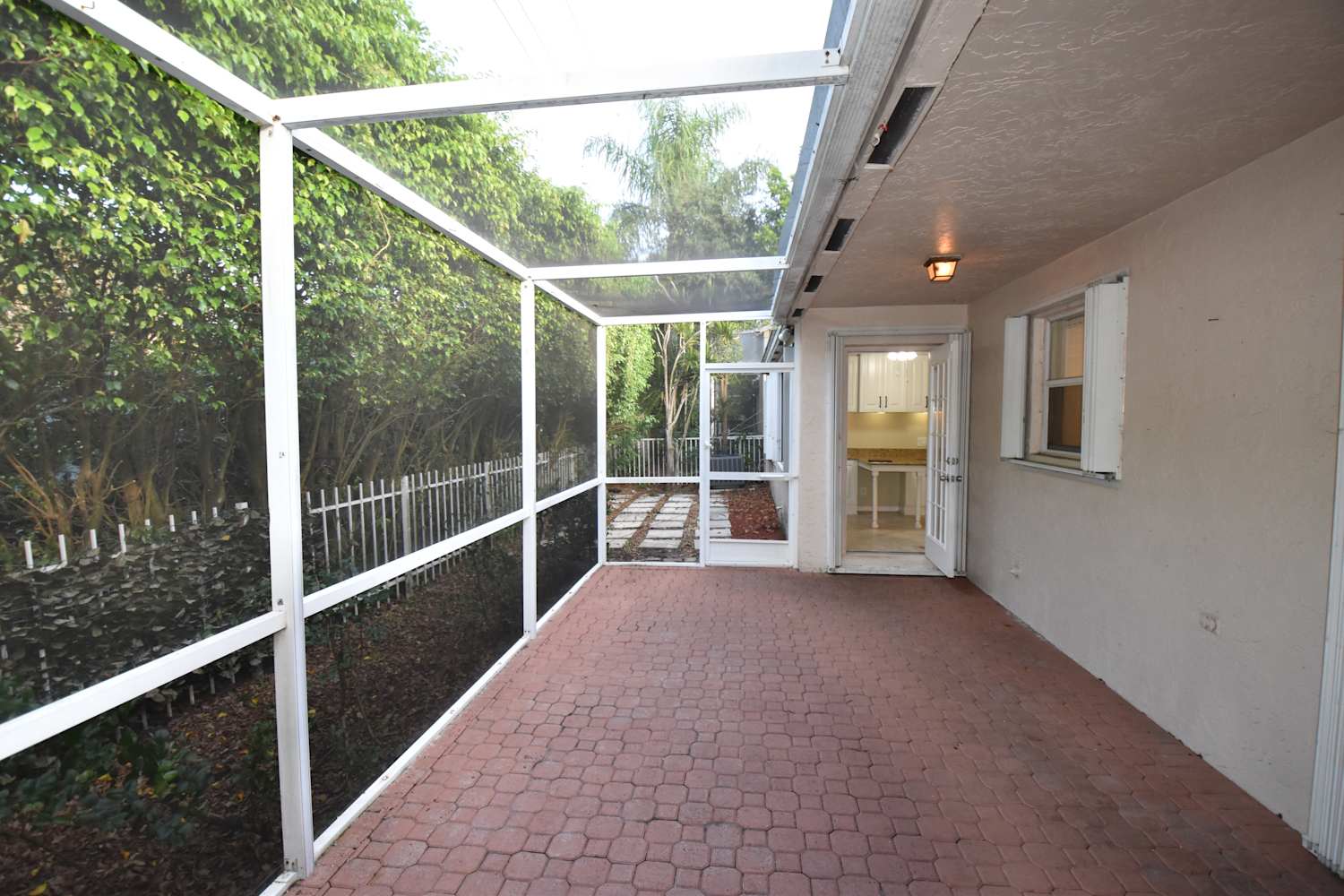 9406 NW 8th Cir, Plantation photo 11