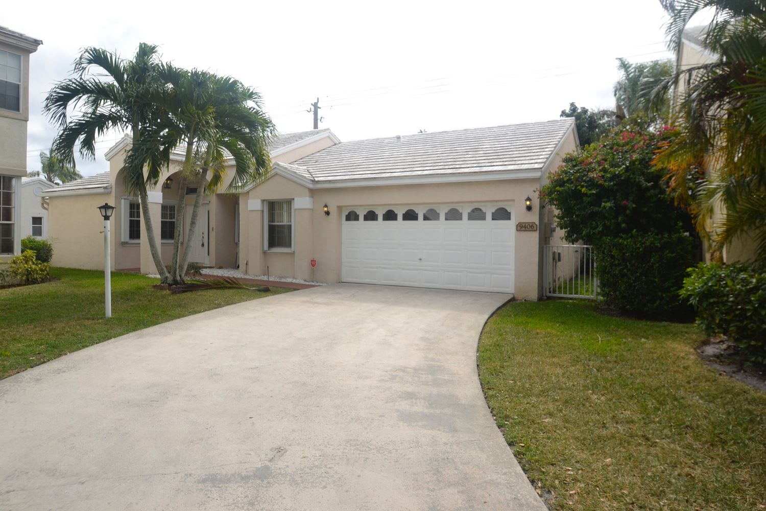 9406 NW 8th Cir, Plantation photo 1