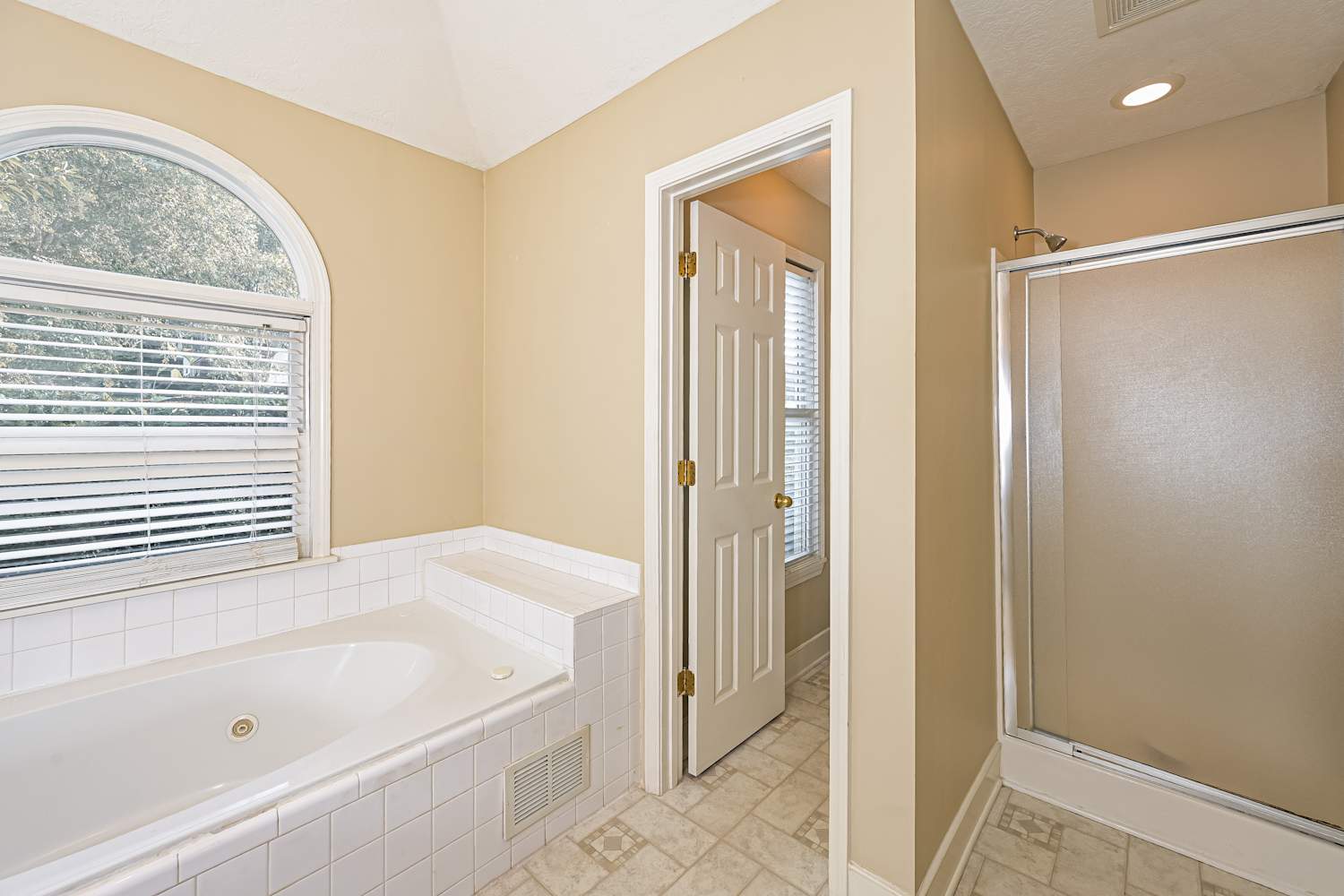 95 Bermuda Run Dr, Covington photo 12