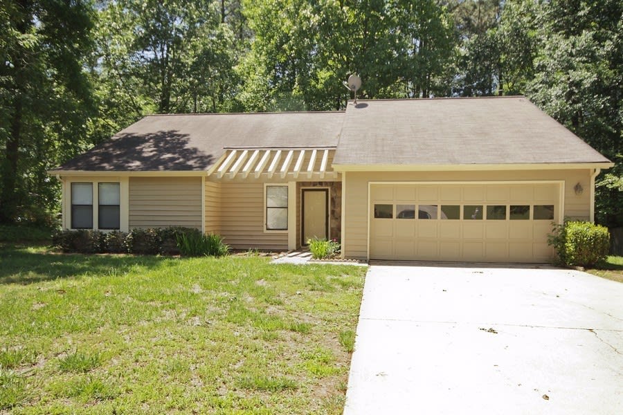 950 Laurel Mill Dr, Roswell photo 1