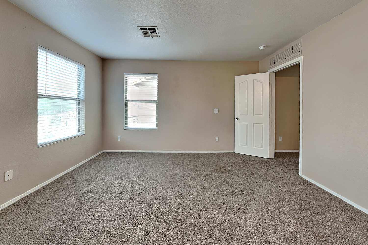 9549 W Monte Vista Rd, Phoenix photo 10