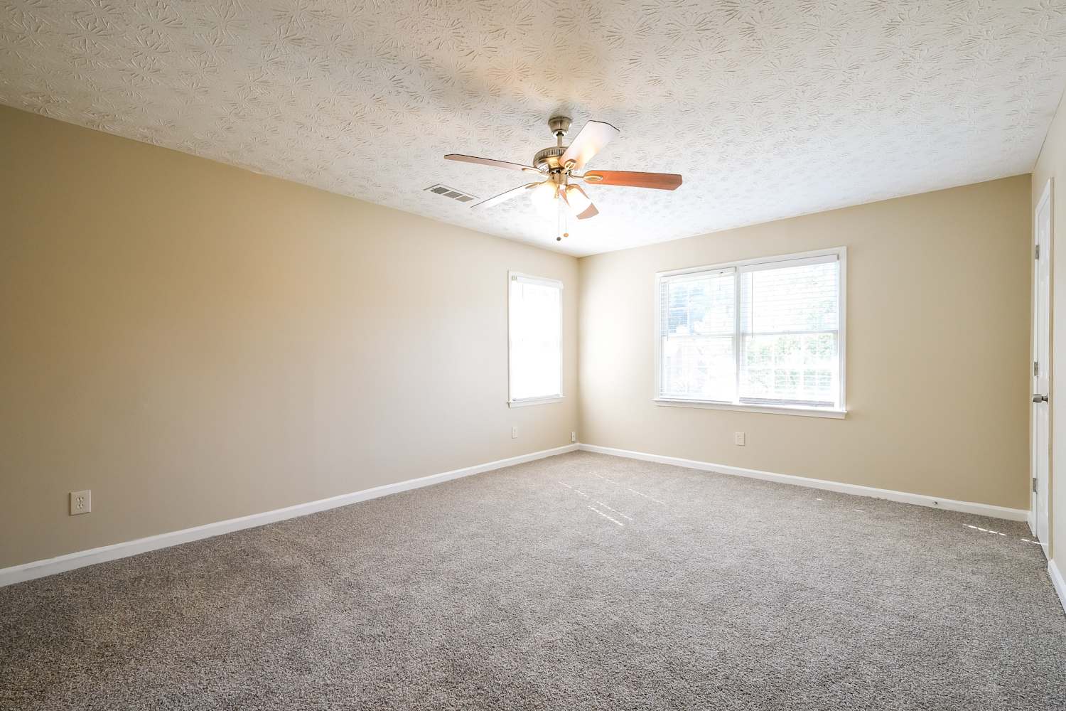 960 Camden Hill Ct, Lawrenceville photo 12