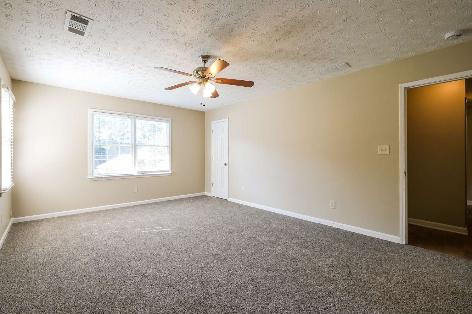 960 Camden Hill Ct, Lawrenceville photo 13