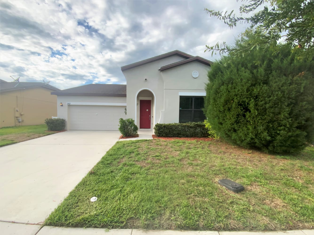 Front of 961 La Mirada Ct, Kissimmee, FL