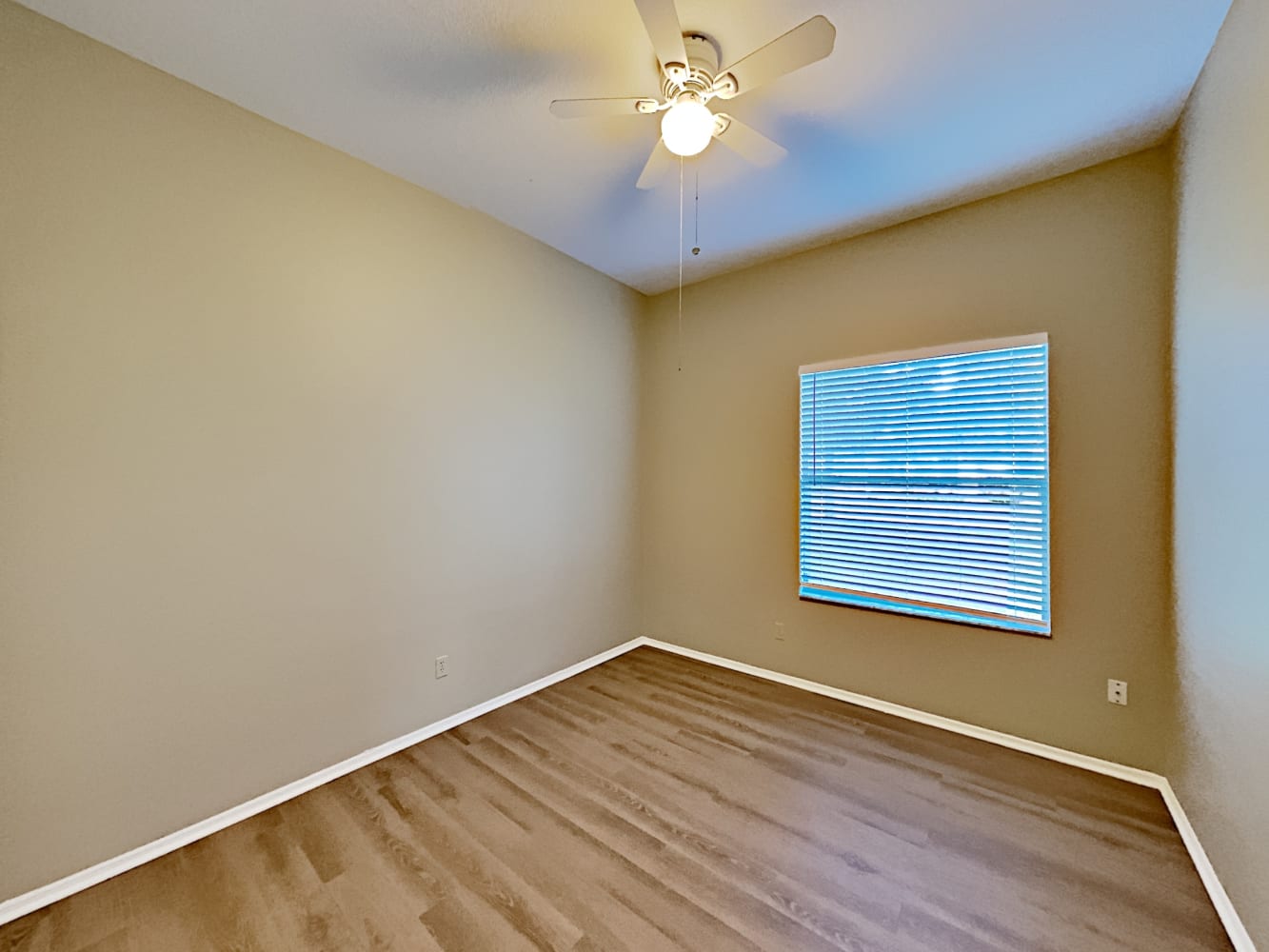 9641 Norchester Cir, Tampa photo 11