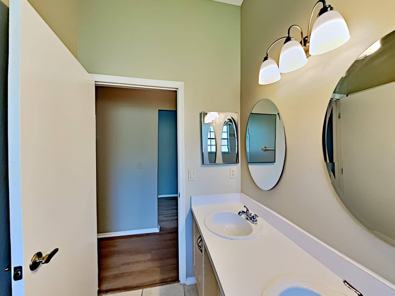 9641 Norchester Cir, Tampa photo 14