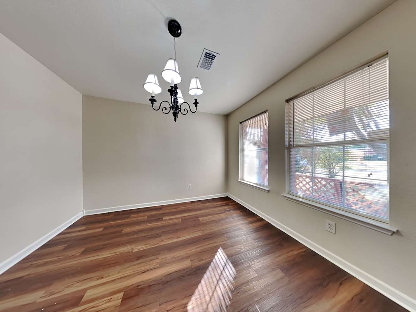 9764 Stoney Bridge Rd, Fort Worth photo 6