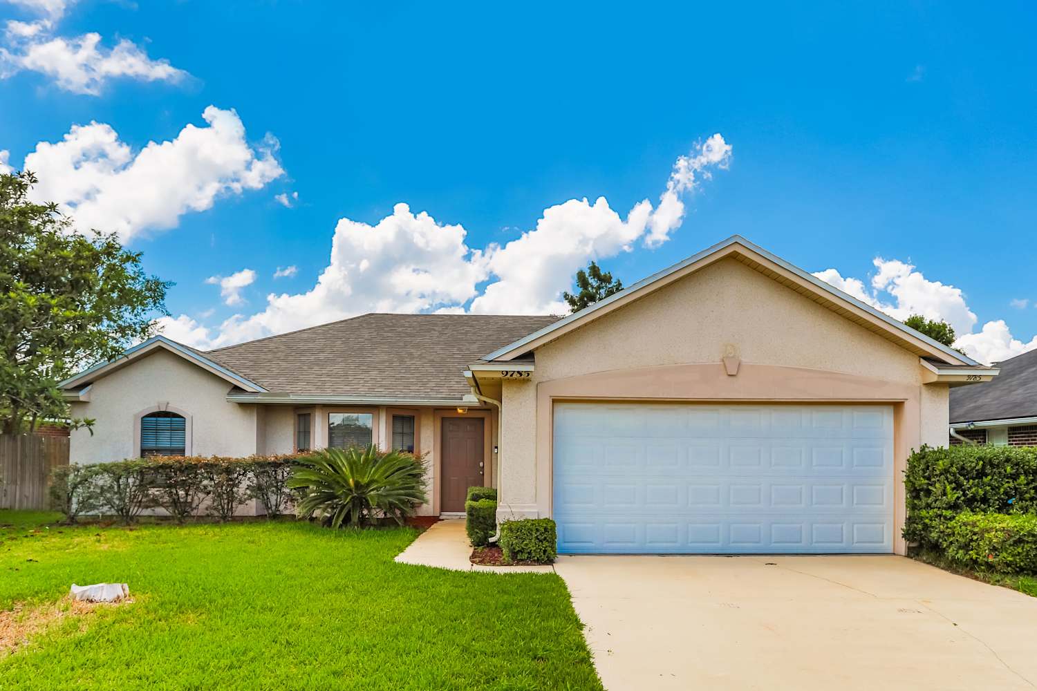 9785 Oxford Station Dr, Jacksonville photo 1