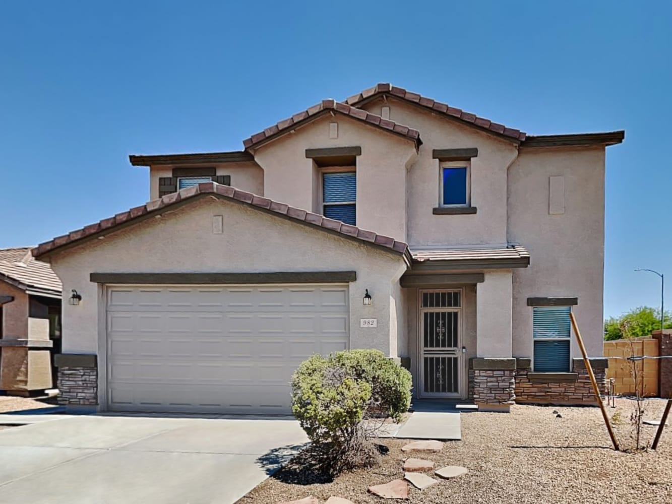 Front of 982 E Dee St, Avondale, AZ