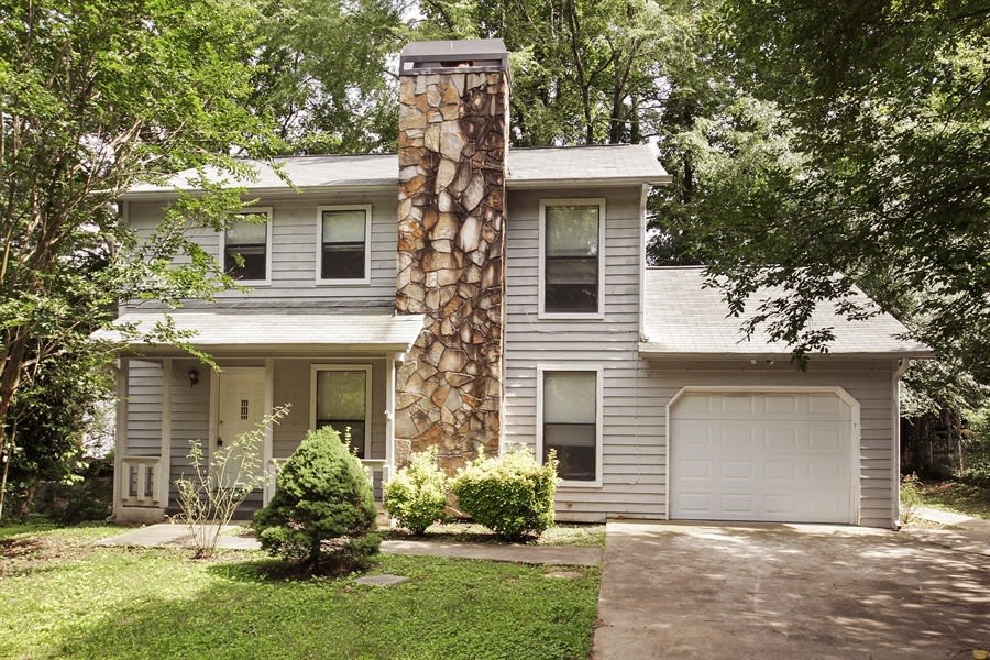 Front of 983 Sandune Dr, Norcross, GA