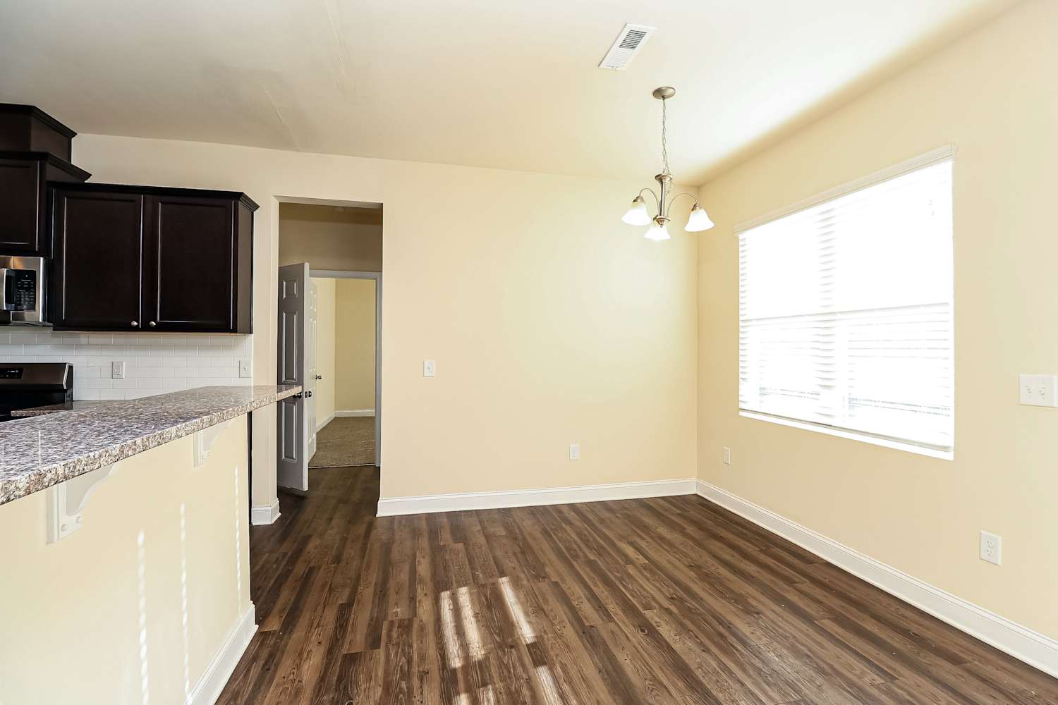 9849 Maywine Cir, Huntersville photo 7