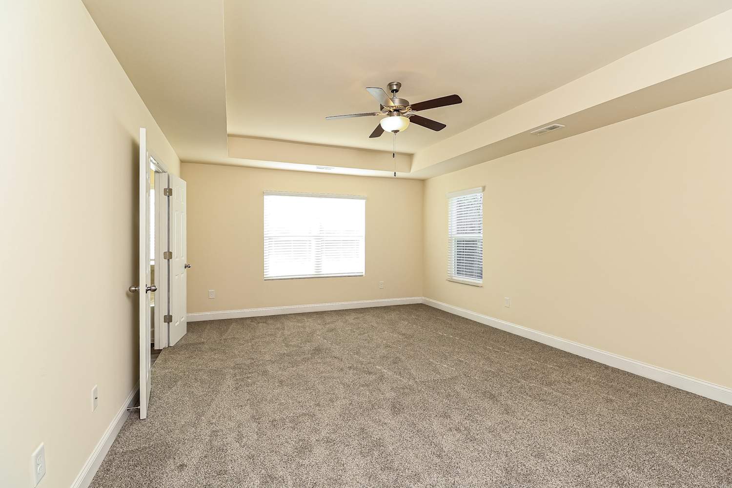 9849 Maywine Cir, Huntersville photo 11