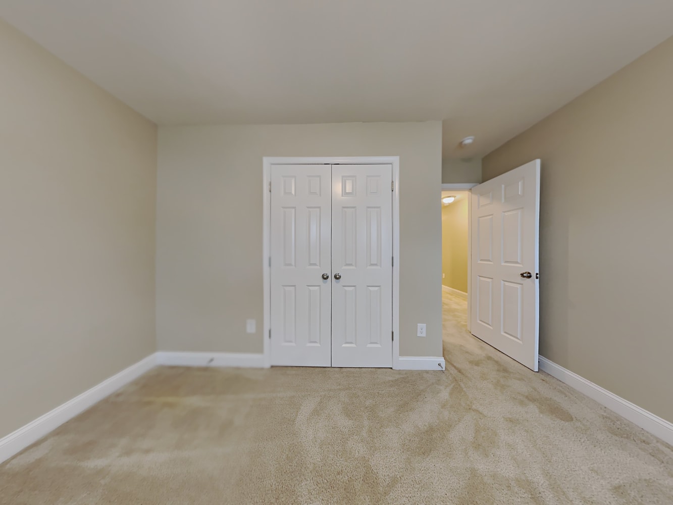 9931 Maywine Cir, Huntersville photo 12