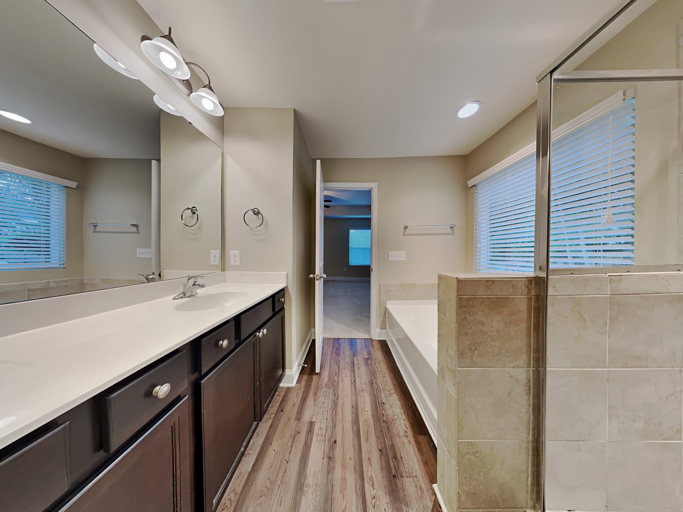 9931 Maywine Cir, Huntersville photo 17