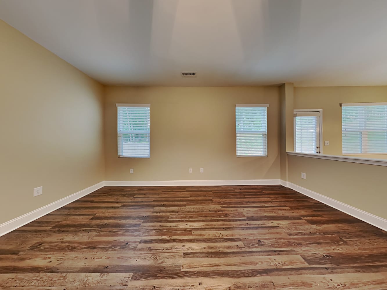 9931 Maywine Cir, Huntersville photo 6